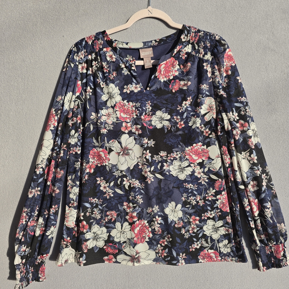 Chico’s Floral Long Sleeve Blouse Size 2 Navy Pink Smocked Shoulder Boho Top